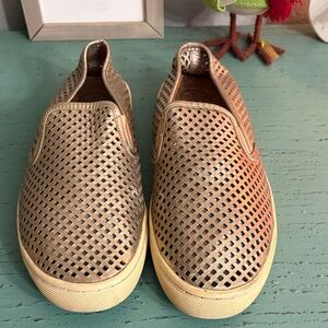 Tory Burch Stylish Gold Slip-On Shoes SZ 8.5 box 134